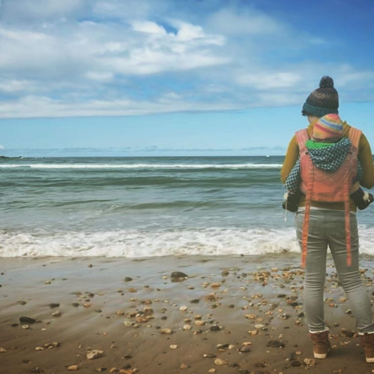 babywearing holds me together