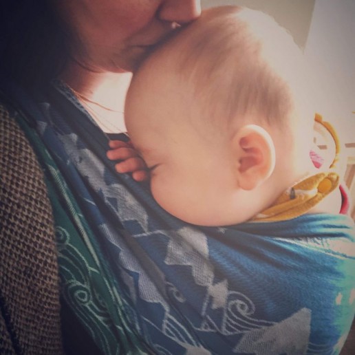 babywearing holds me together