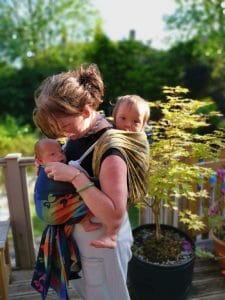 Tandem babywearing with woven wraps